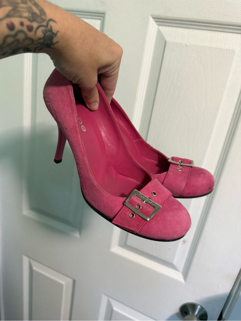 bebe Hot Pink Suede Buckle Pumps vintage Y2K